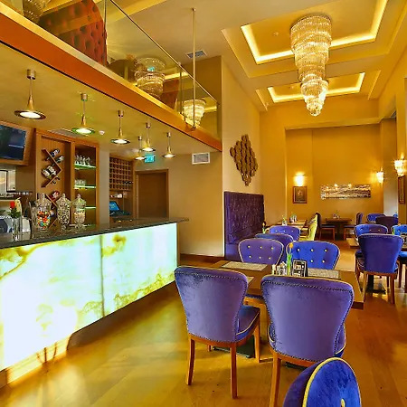 مومنتو غولدن هورن فندق