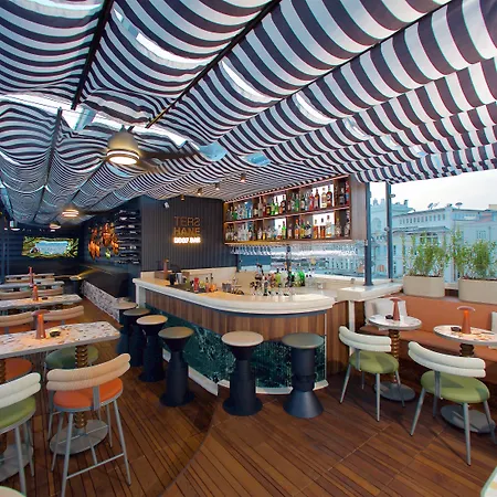 فندق مومنتو غولدن هورن