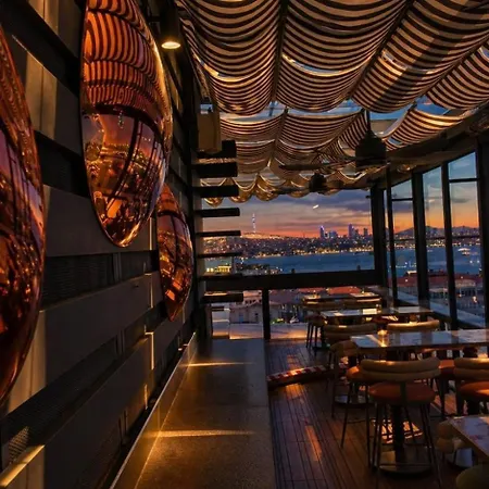 Momento Golden Horn Hotel